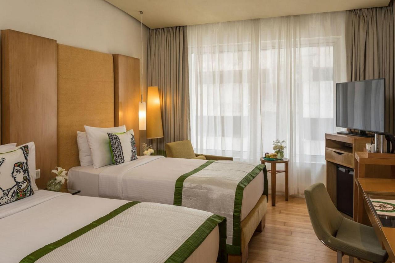 The Park Chennai Hotel Exterior photo Deluxe Room