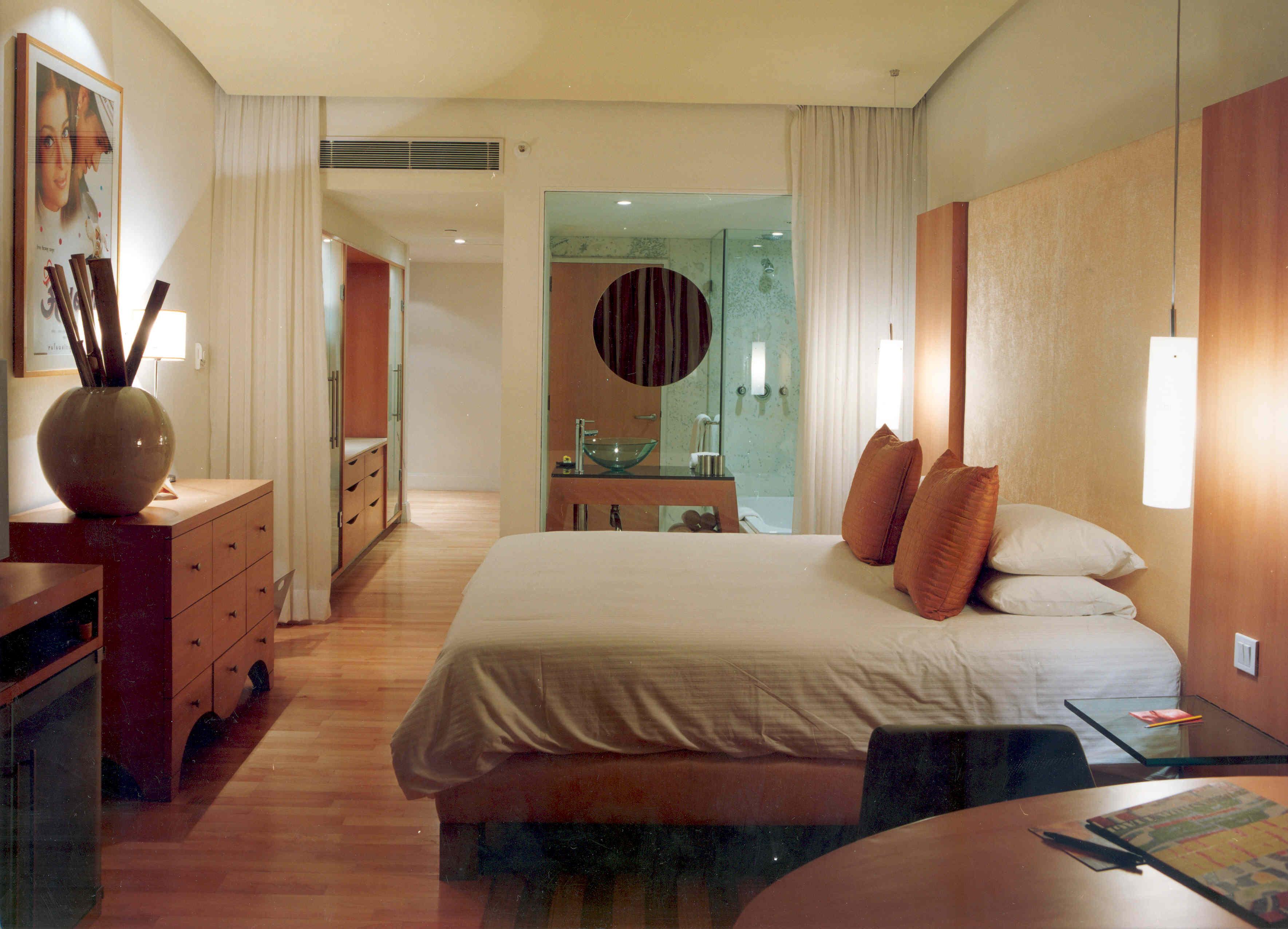 The Park Chennai Hotel Exterior photo A room at the Taj Bengal