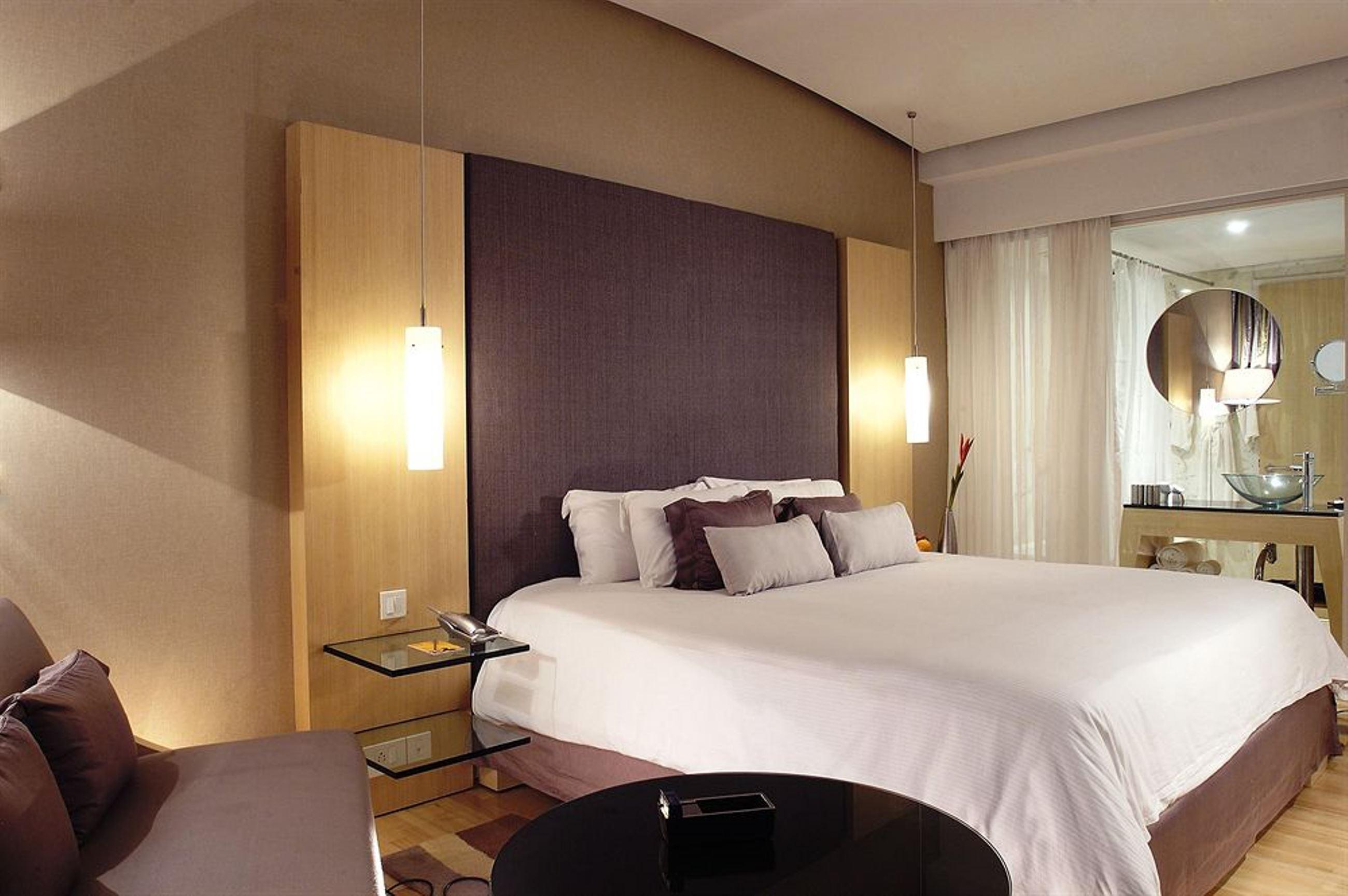 The Park Chennai Hotel Room photo A bedroom at the hotel