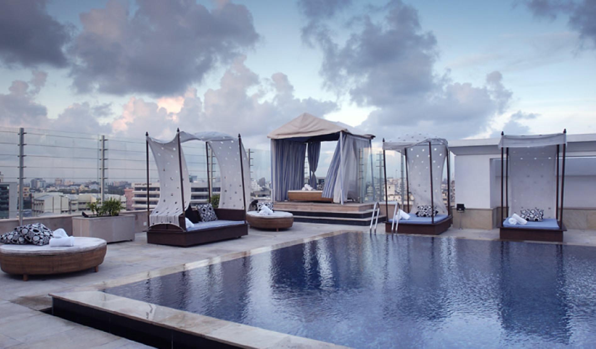 The Park Chennai Hotel Exterior photo The rooftop pool at the hotel